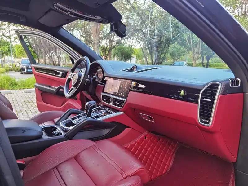 Porsche Cayenne — миниатюра 9