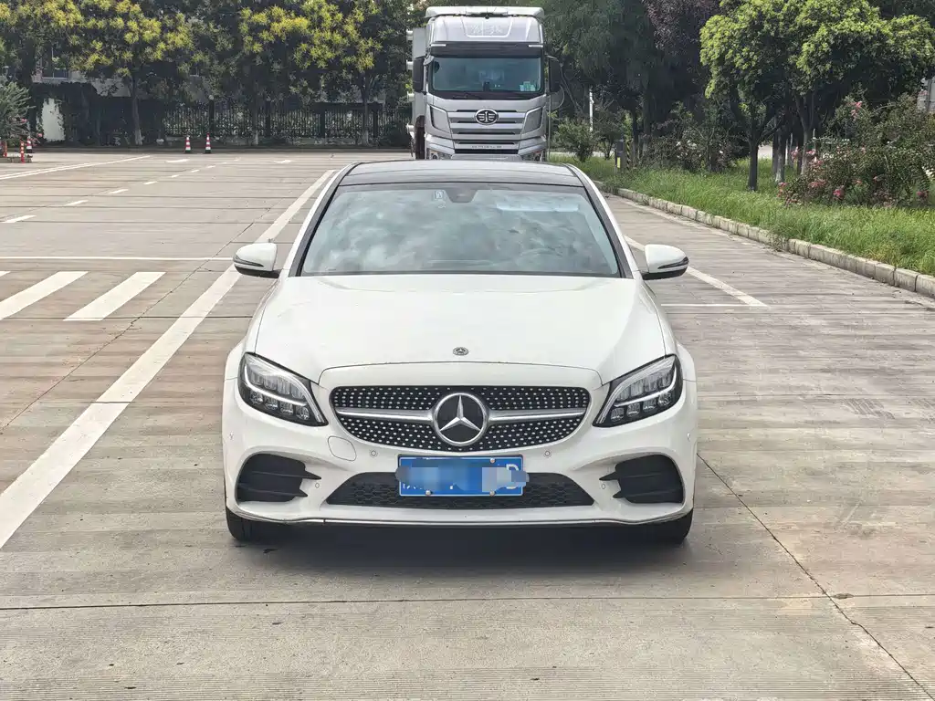 Mercedes-Benz C-Class — миниатюра 2
