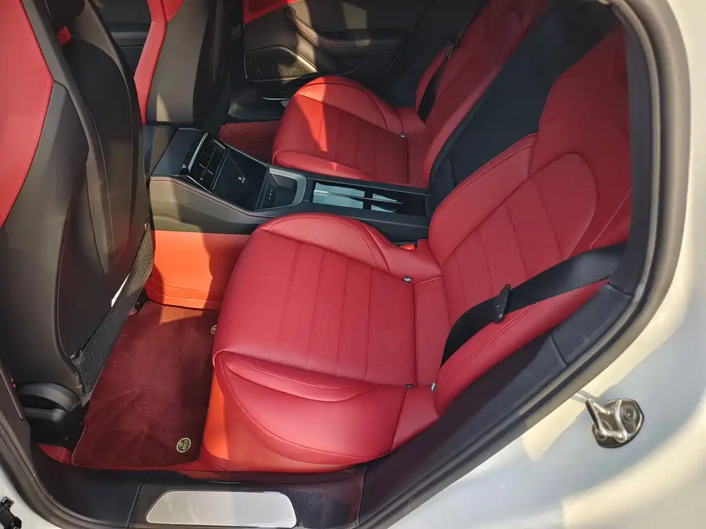 Porsche Panamera — миниатюра 12