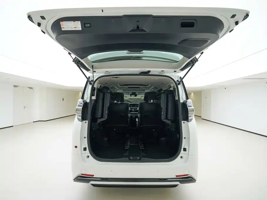 Toyota Vellfire — миниатюра 6