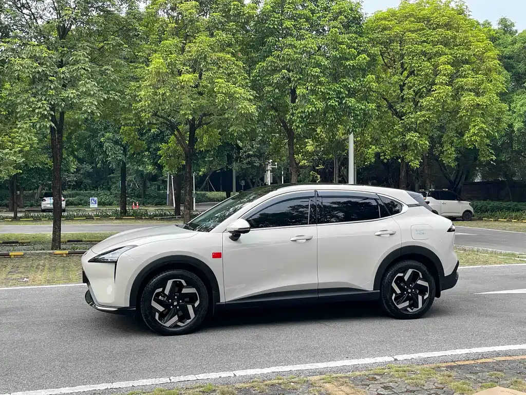 Baojun Yunhai — миниатюра 6
