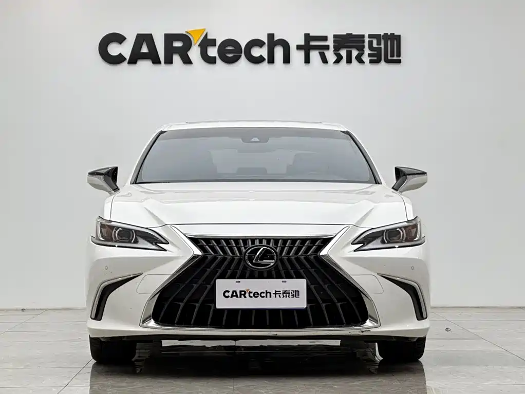 Lexus ES — миниатюра 7