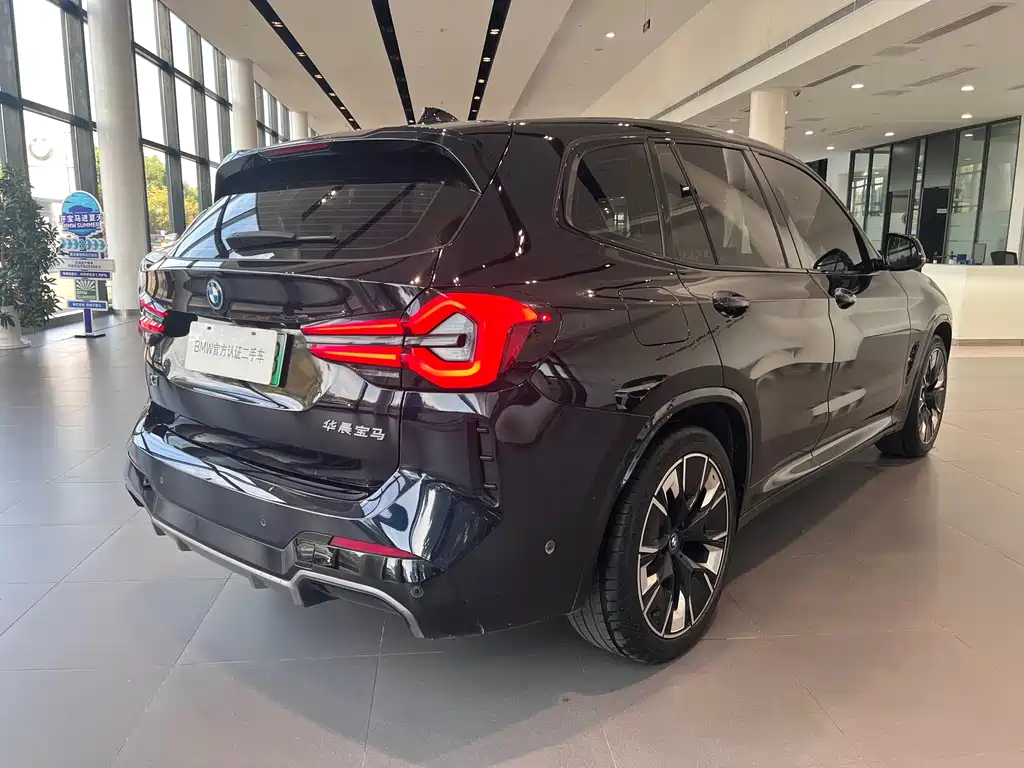 BMW iX3 — миниатюра 5