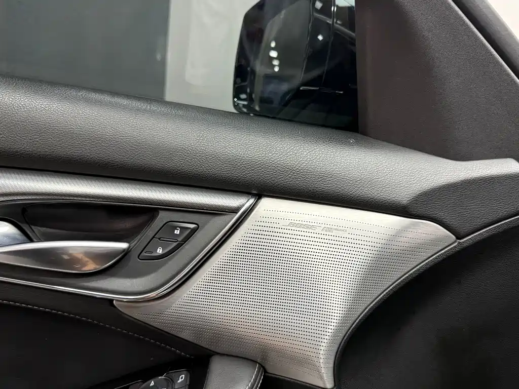 Cadillac CT5 — миниатюра 16