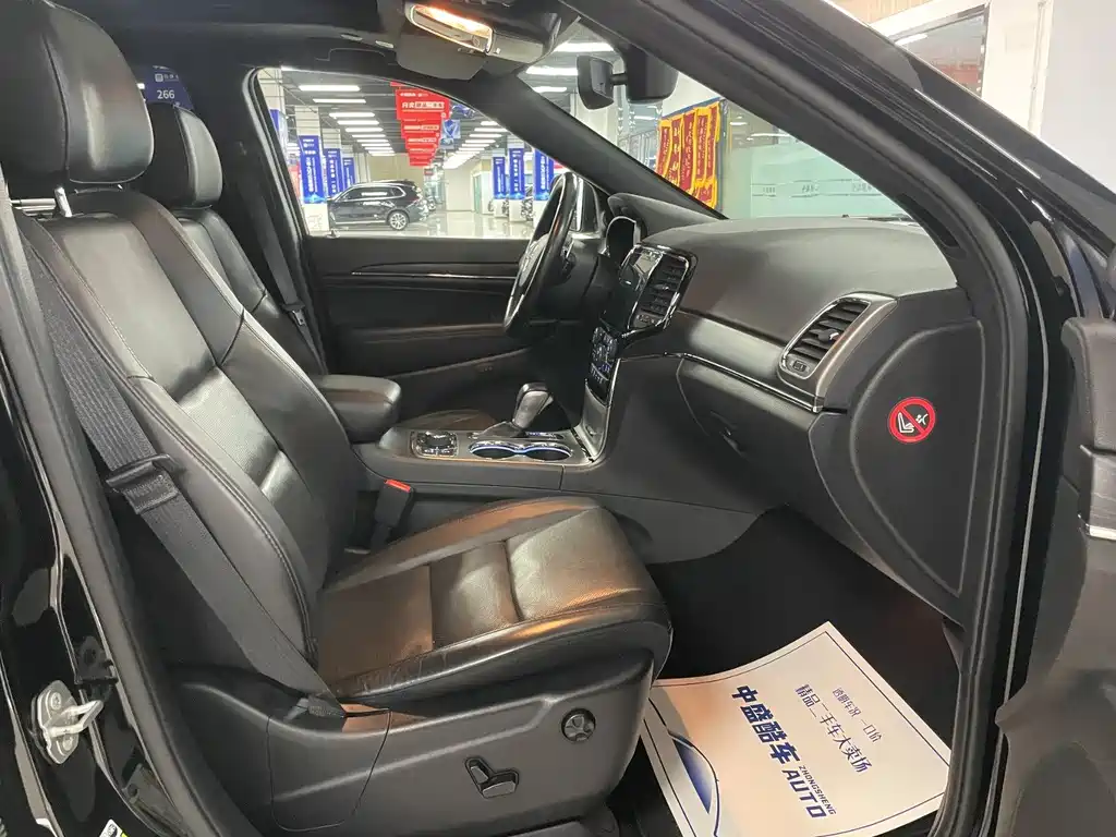 Jeep Grand Cherokee (Import) — миниатюра 15