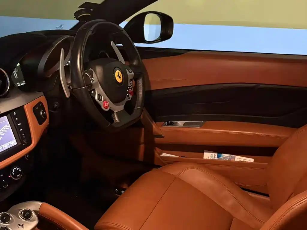 Ferrari FF — миниатюра 5
