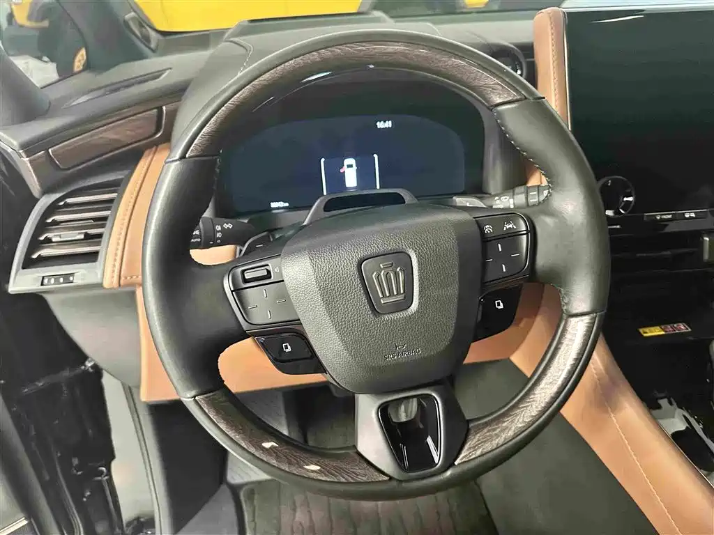 Toyota Vellfire — миниатюра 5