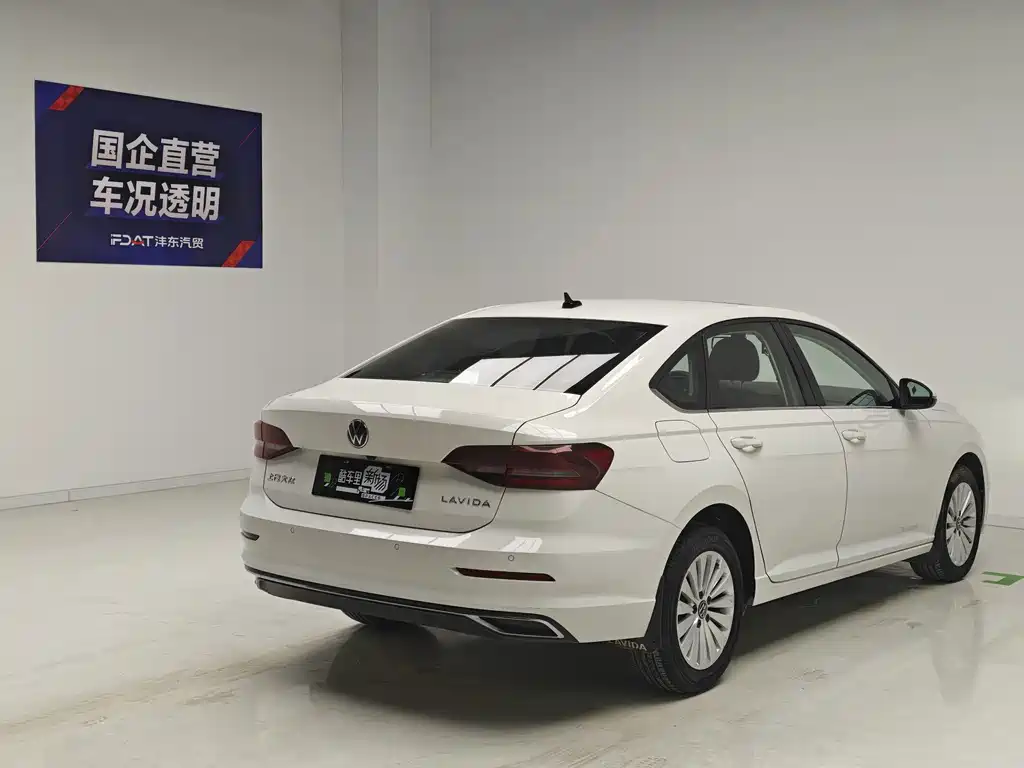 Volkswagen Lavida — миниатюра 4