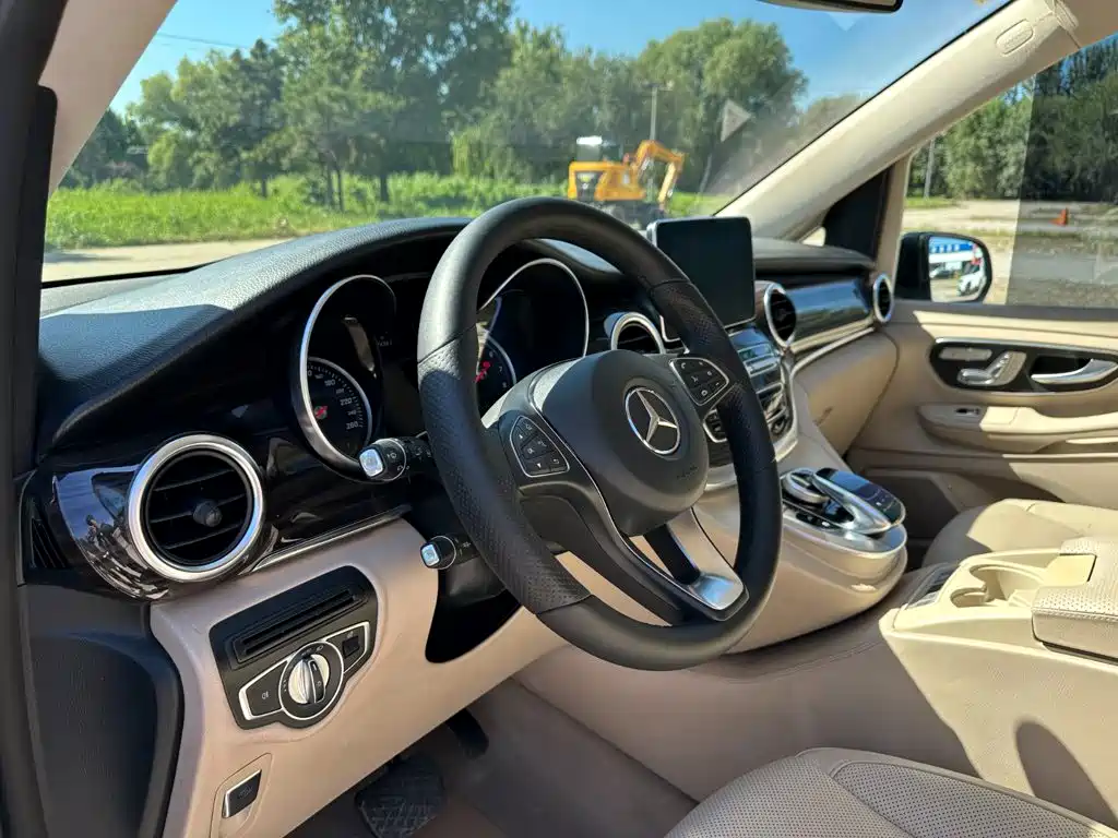 Mercedes-Benz V-Class — миниатюра 15