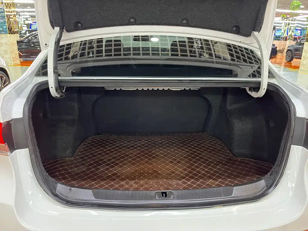 Buick Excelle — миниатюра 14