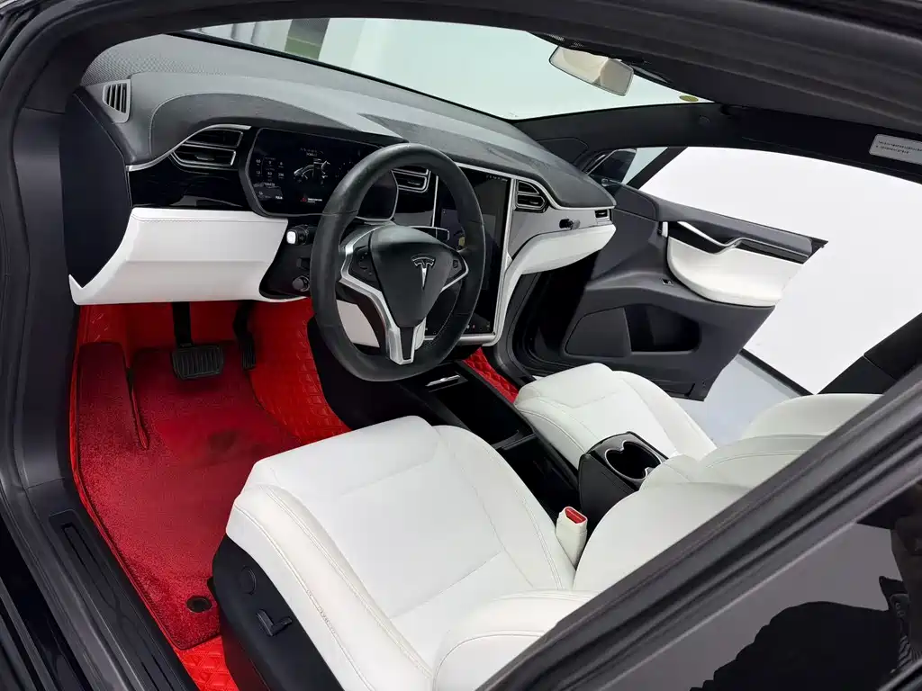 Tesla Model X — миниатюра 2