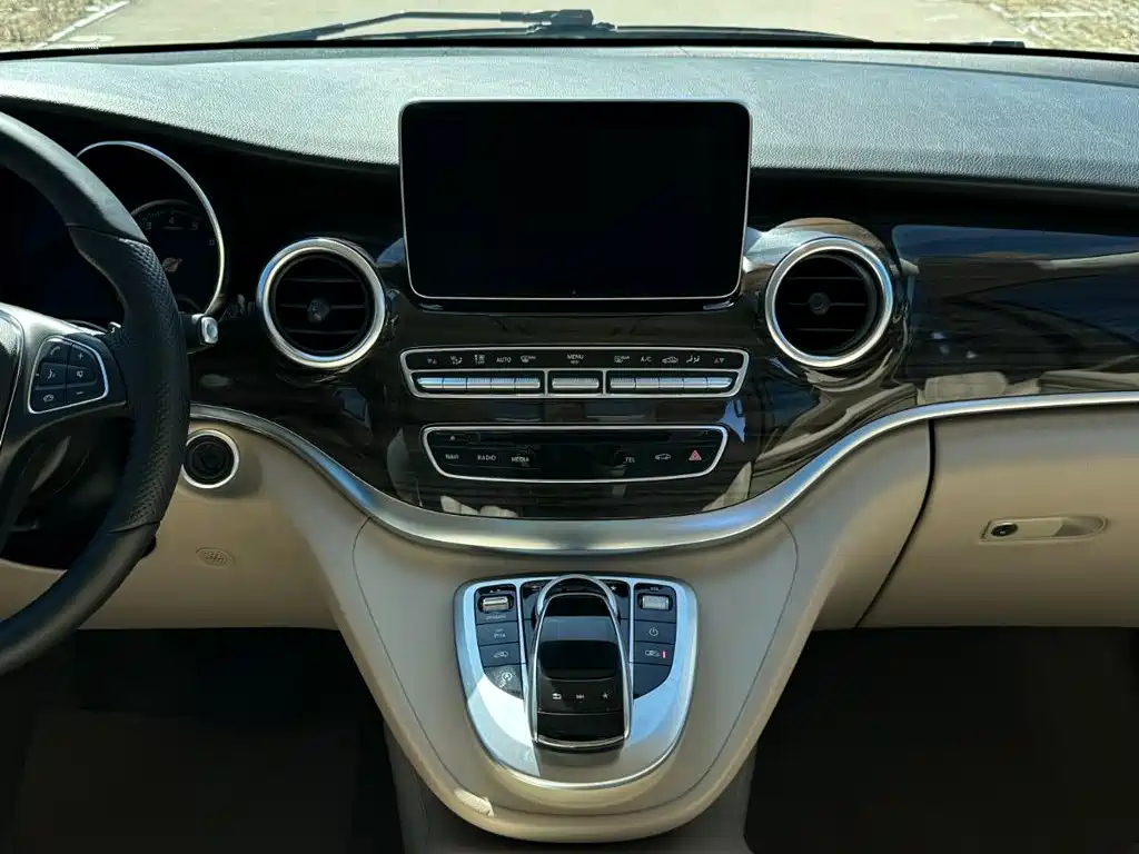 Mercedes-Benz V-Class — миниатюра 22