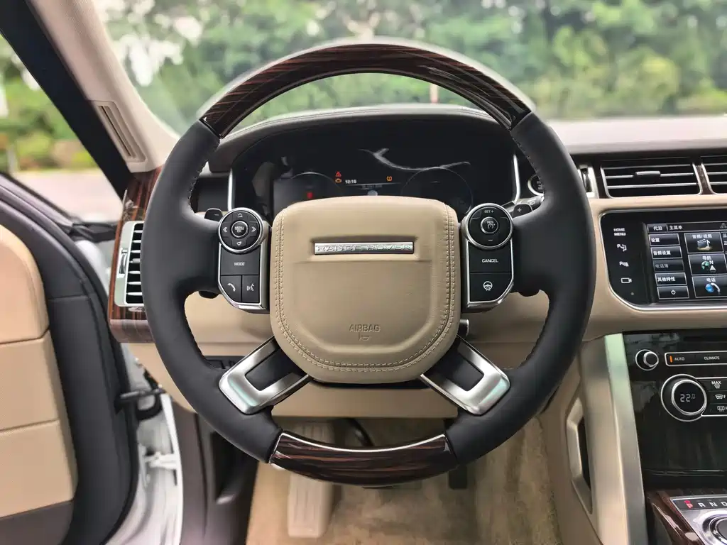 Land Rover Range Rover — миниатюра 22
