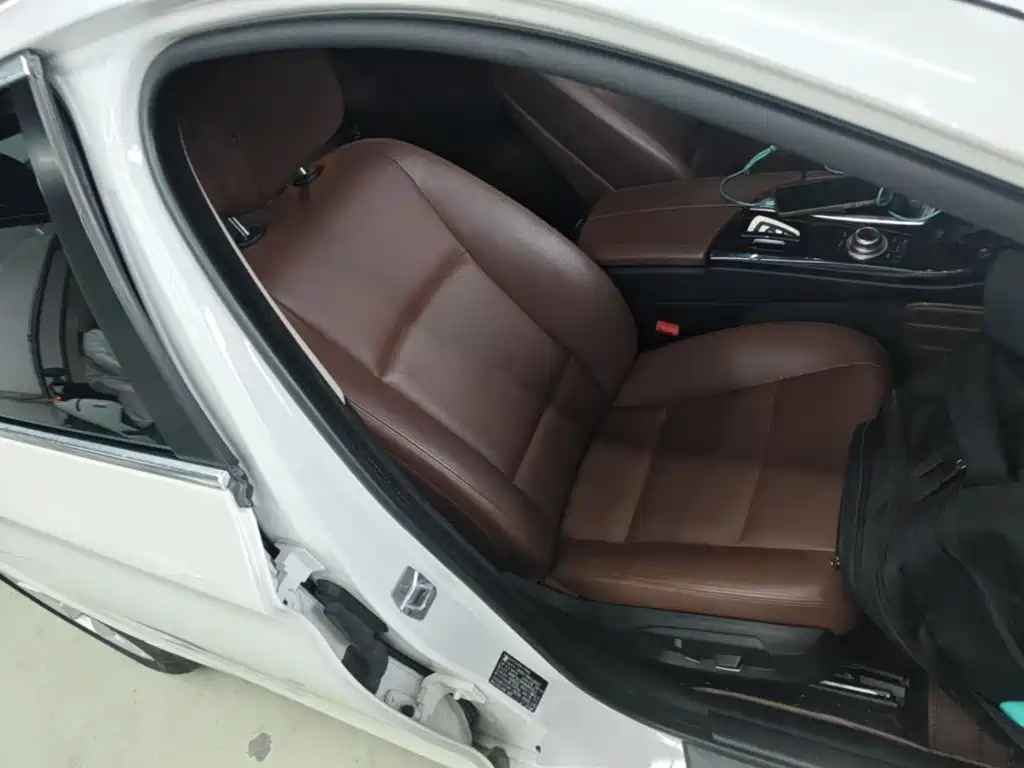 BMW 5 Series — миниатюра 25