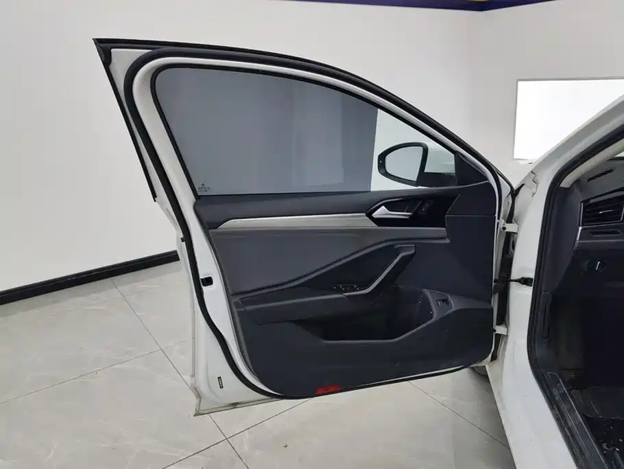 Volkswagen Sagitar — миниатюра 7