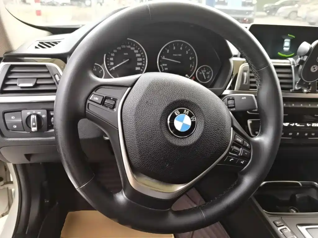 BMW 3 Series — миниатюра 11