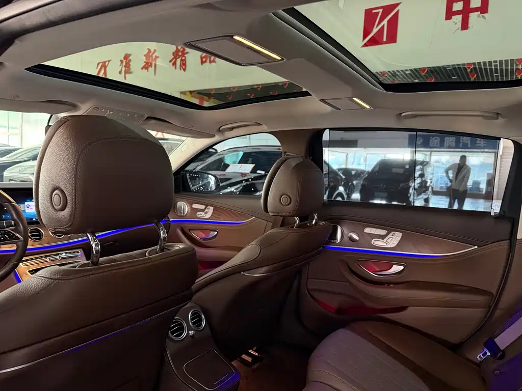 Mercedes-Benz E-Class — миниатюра 11