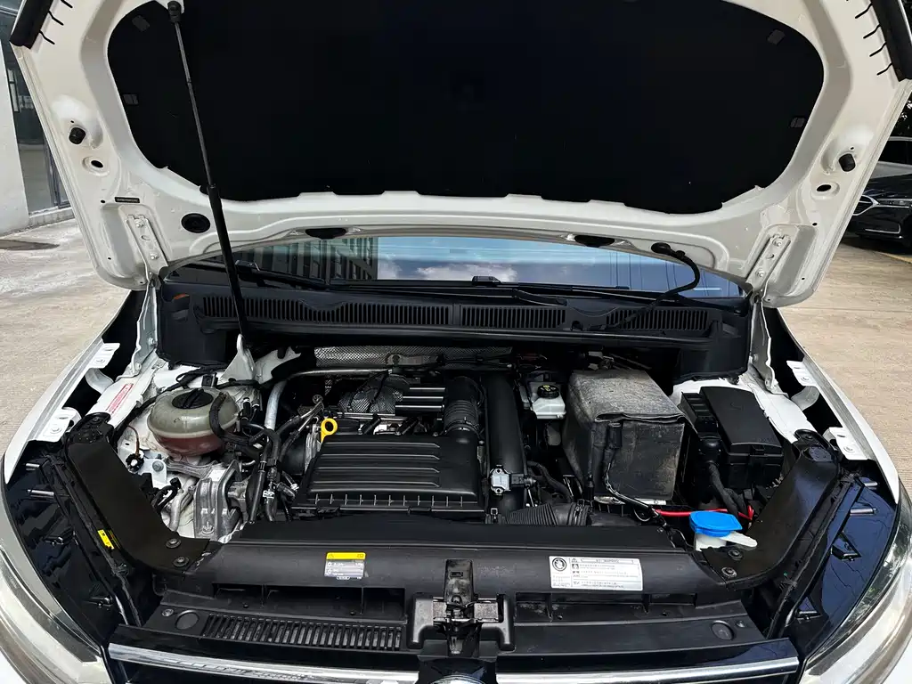 Volkswagen Touran — миниатюра 11