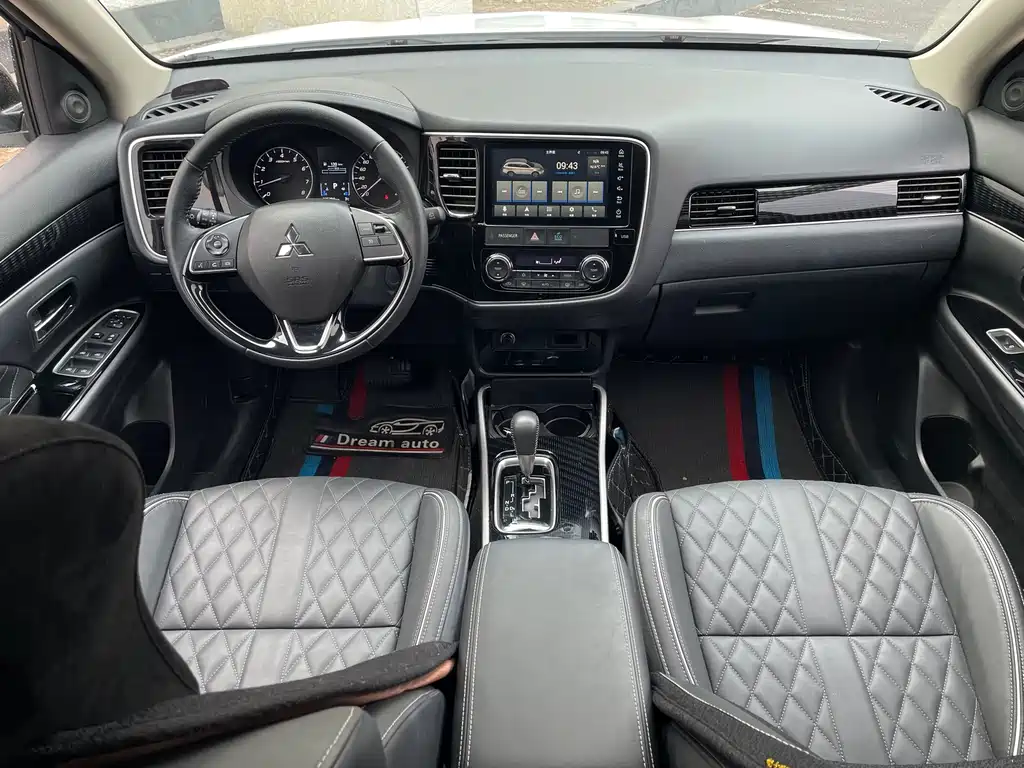 MITSUBISHI OUTLANDER