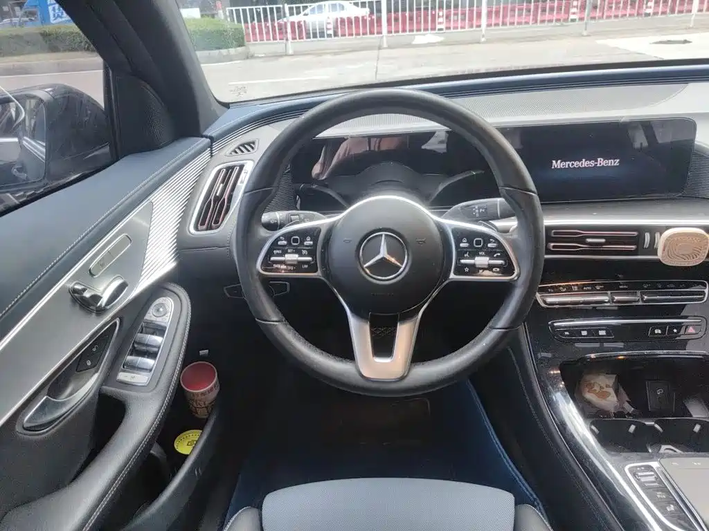Mercedes-Benz EQC — миниатюра 11