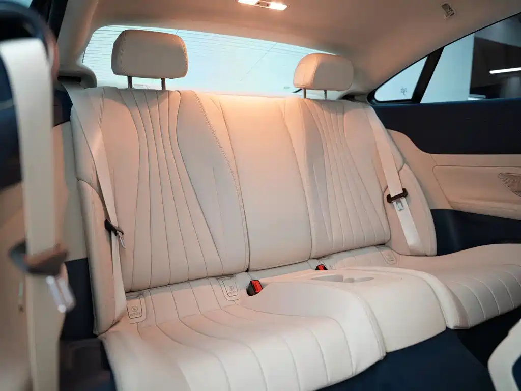 Mercedes-Benz E-Class (Import) — миниатюра 10
