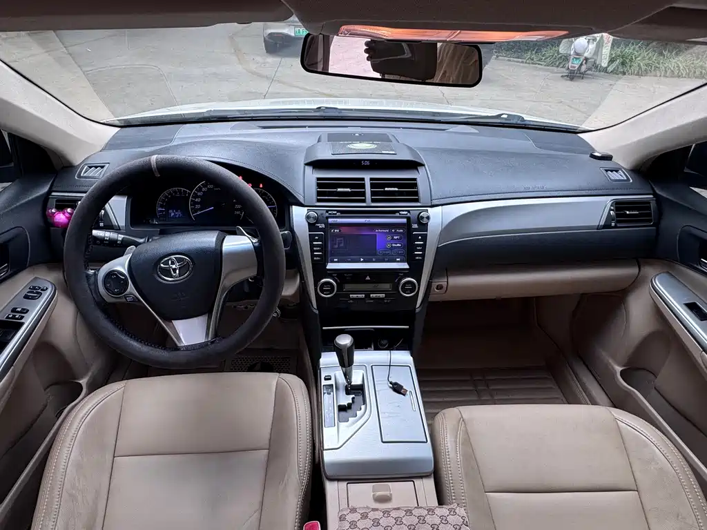 Toyota Camry — миниатюра 6
