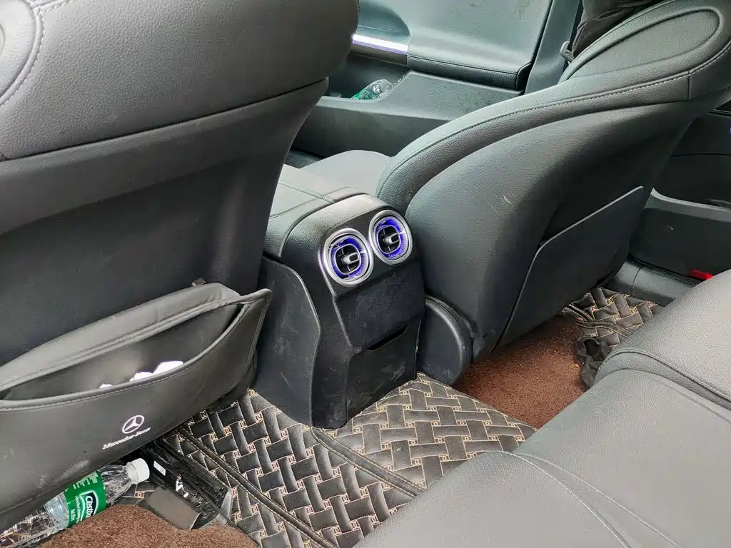 Mercedes-Benz C-Class — миниатюра 9