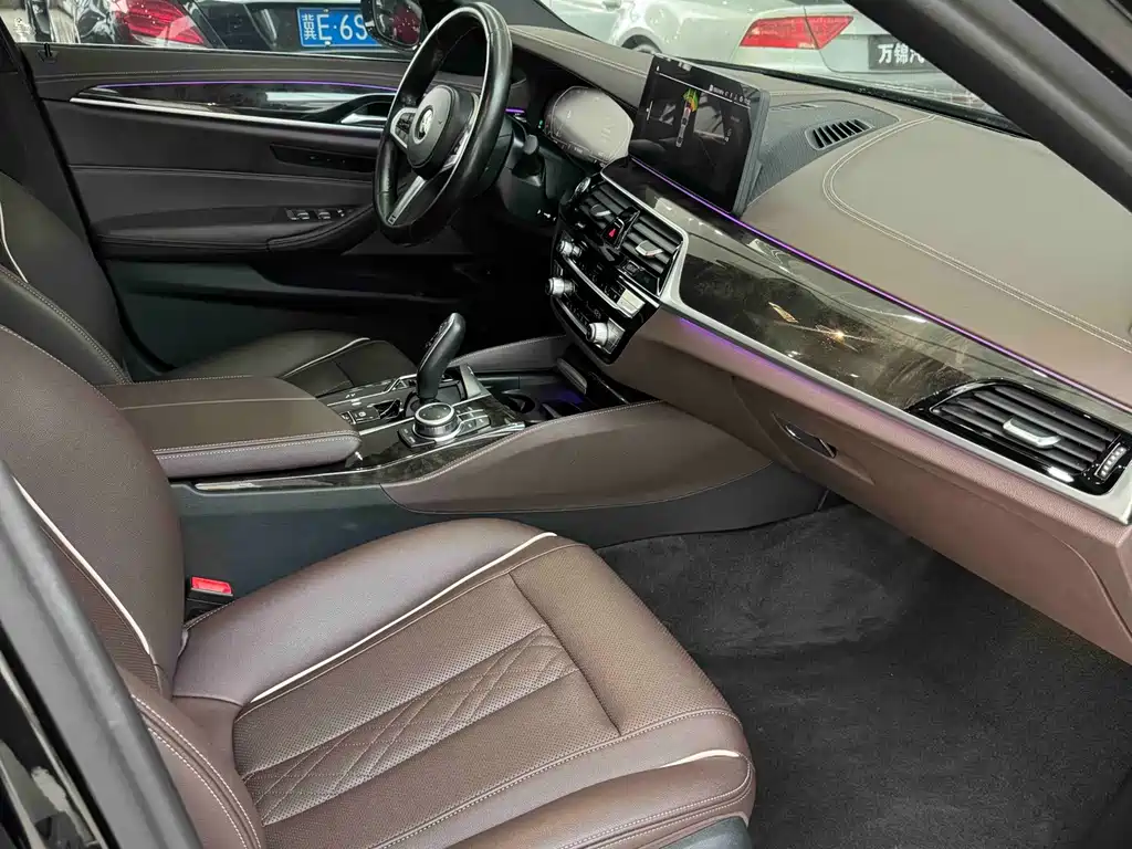 BMW 5 Series — миниатюра 5