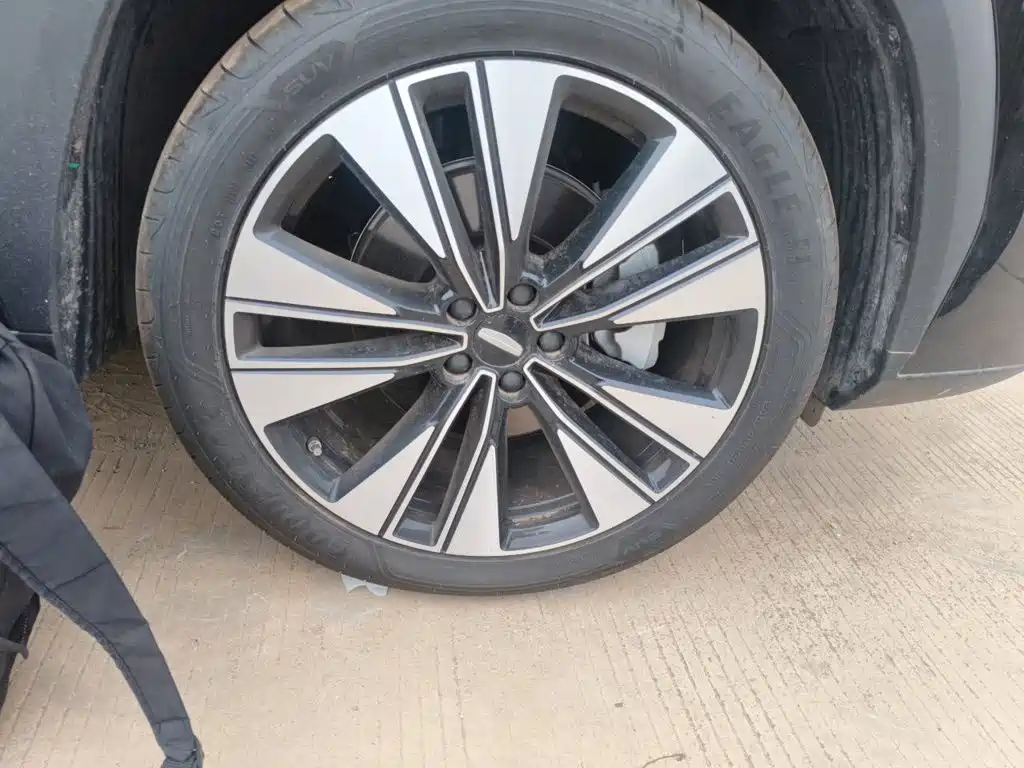Geely Boyue L — миниатюра 25