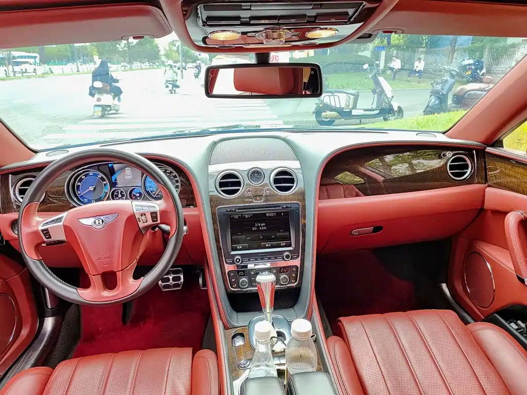 Bentley Flying Spur — миниатюра 10