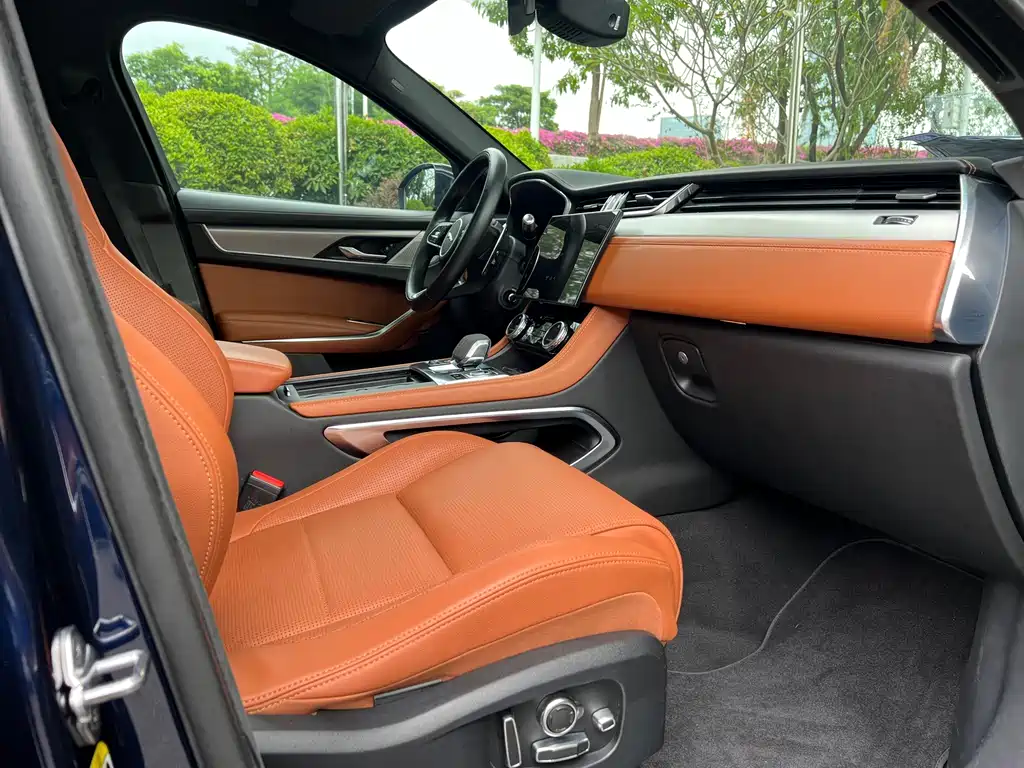 Jaguar F-PACE — миниатюра 13