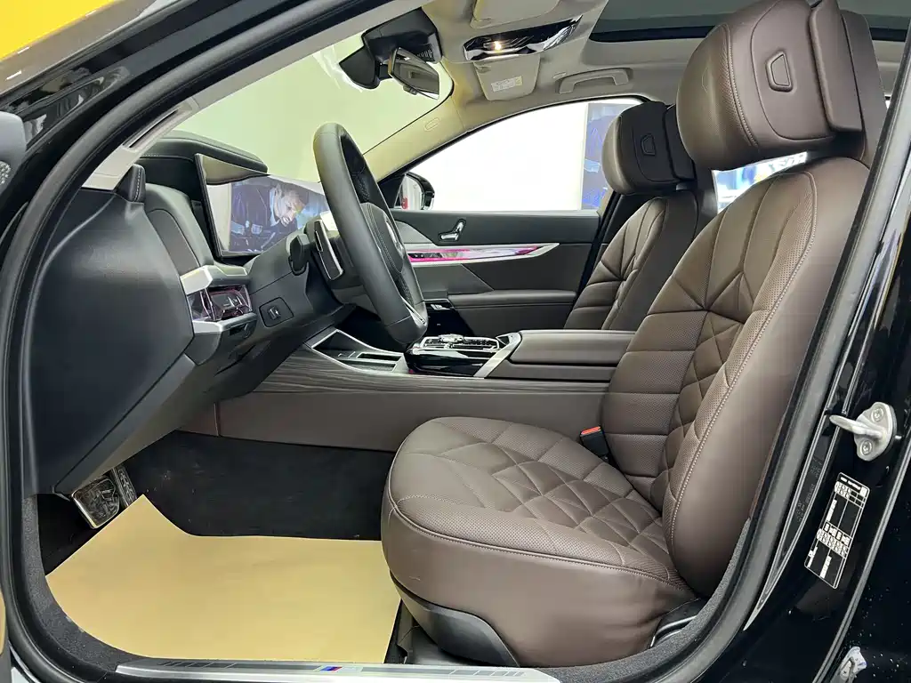 BMW 7 Series 7 2023 735Li M Sport