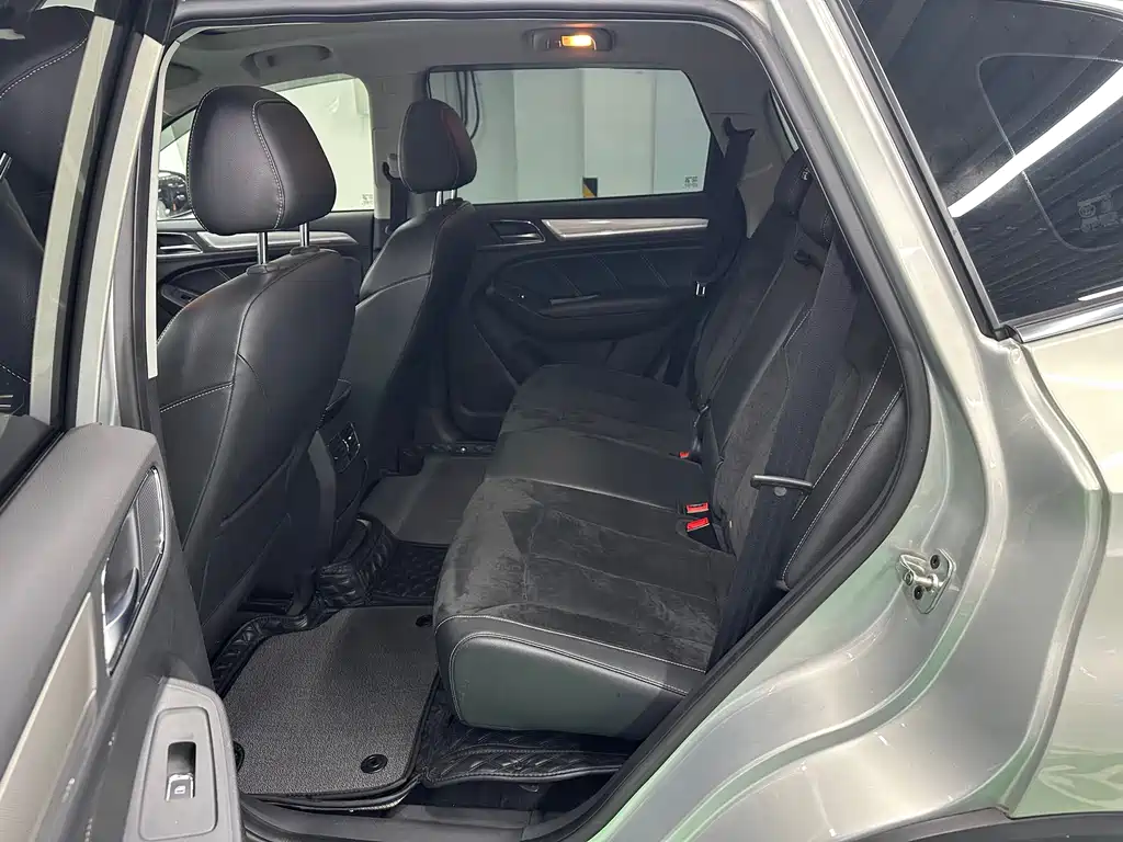 ROEWE RX5 NEW ENERGY