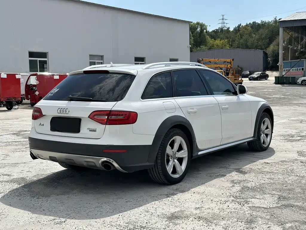 Audi A4 (Import) — миниатюра 9