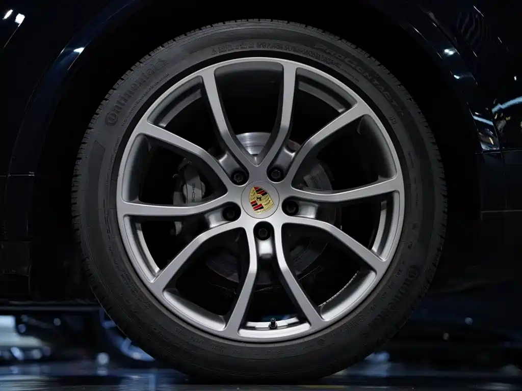 Porsche Cayenne — миниатюра 12