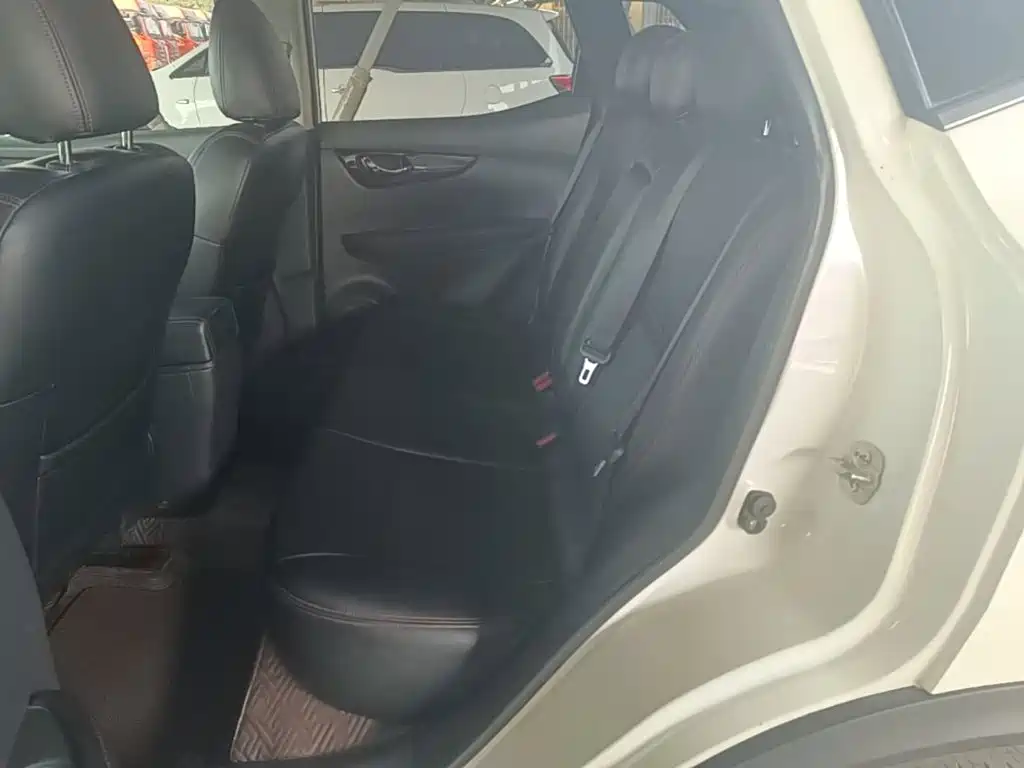 Nissan Qashqai — миниатюра 17
