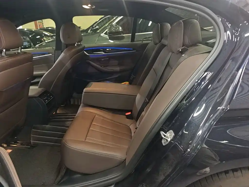 BMW 5 Series — миниатюра 17