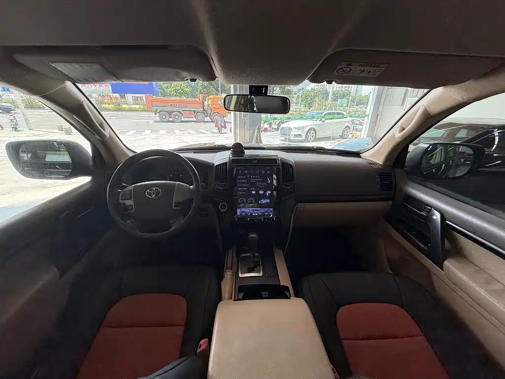 Toyota Land Cruiser — миниатюра 9