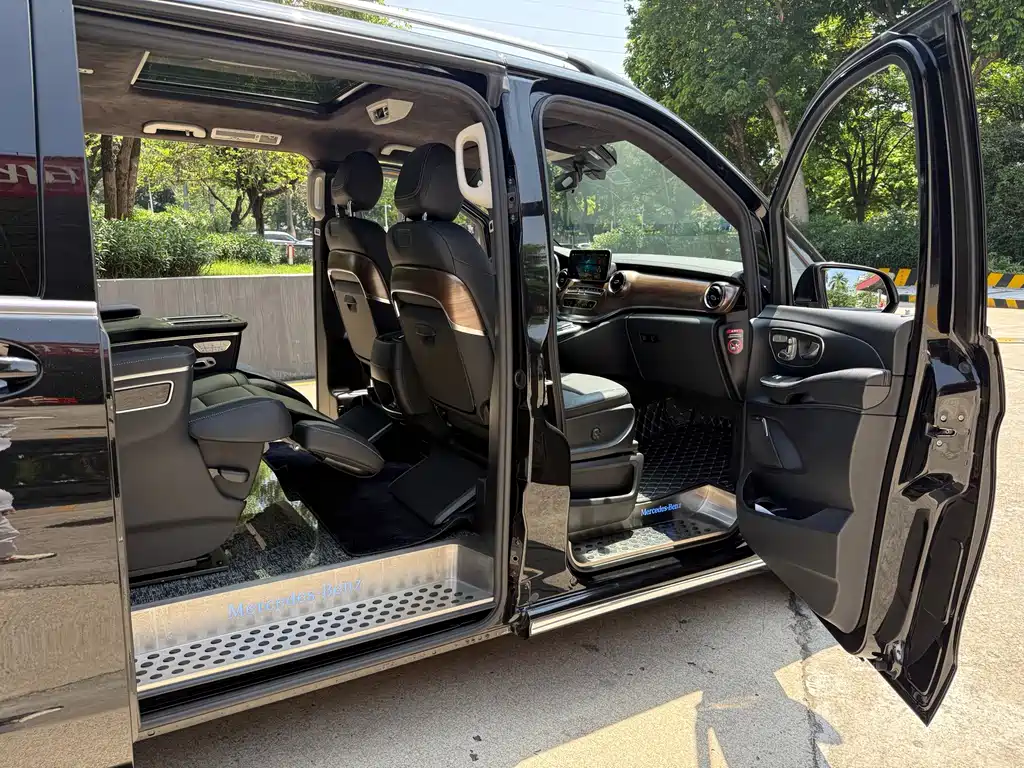 Mercedes-Benz V-Class — миниатюра 23