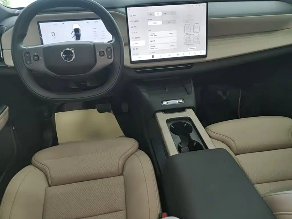 Volvo гибрид Volvo XC70 plug-in — миниатюра 10