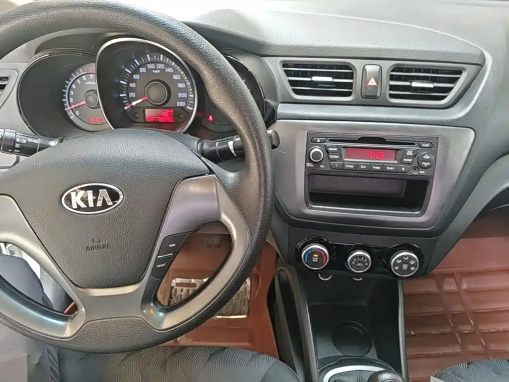 Kia K2 — миниатюра 10