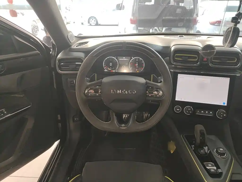 Lynk & Co 03 — миниатюра 11