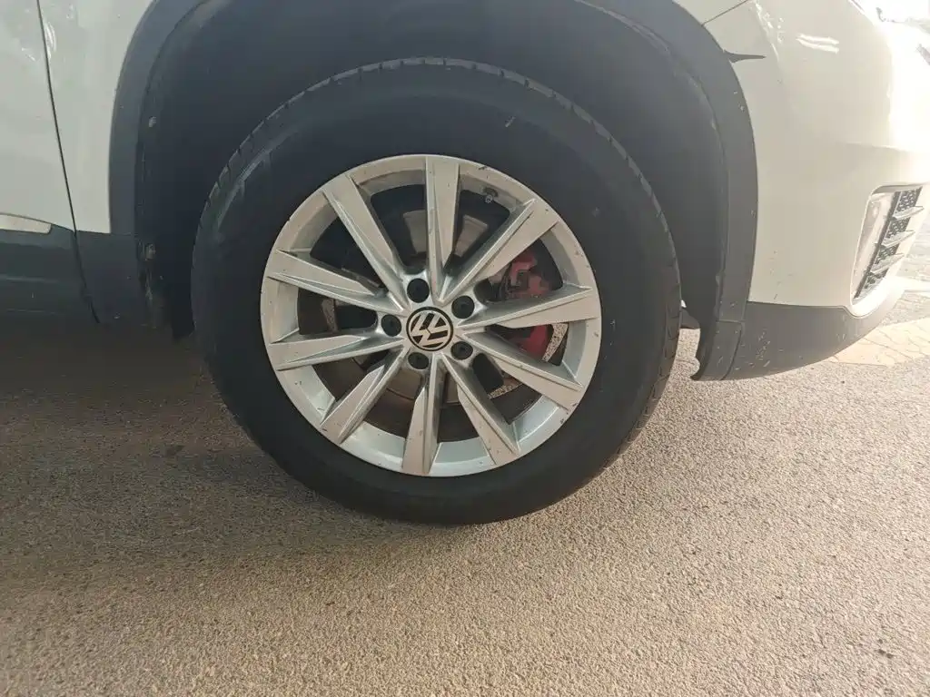 Volkswagen Tiguan — миниатюра 24