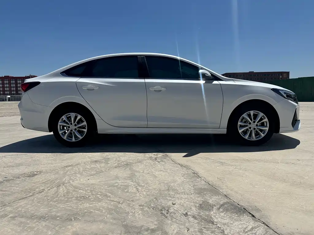 Changan Eado 2025 PLUS 1.5L MT Luxury