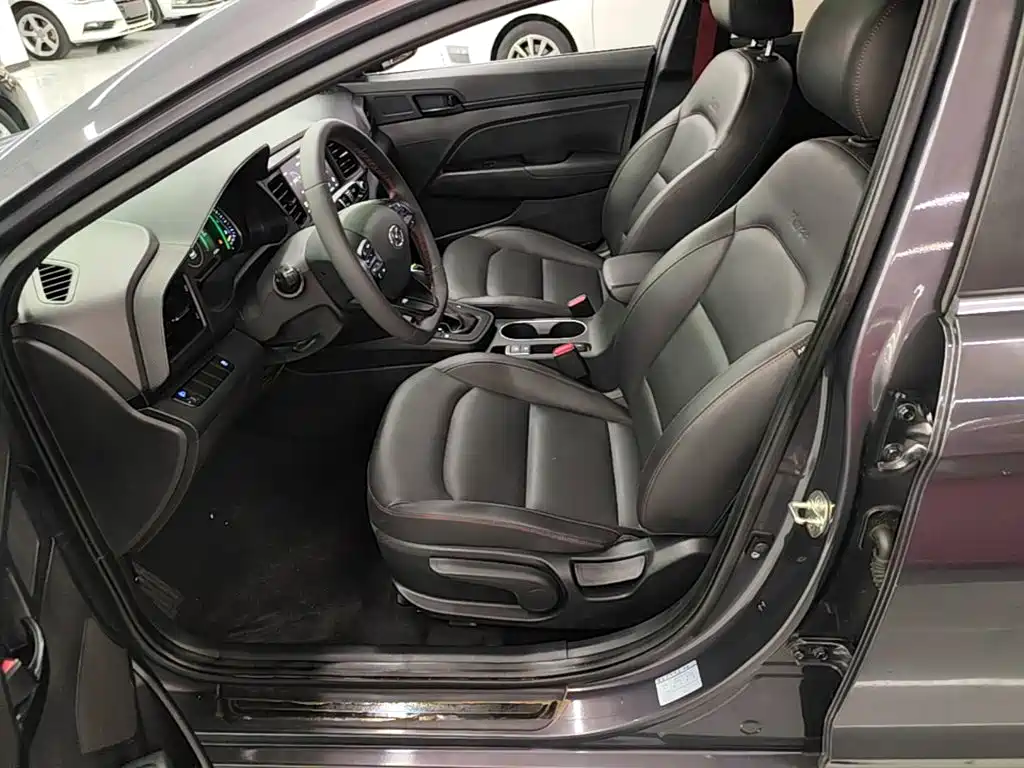 Hyundai Elantra — миниатюра 15