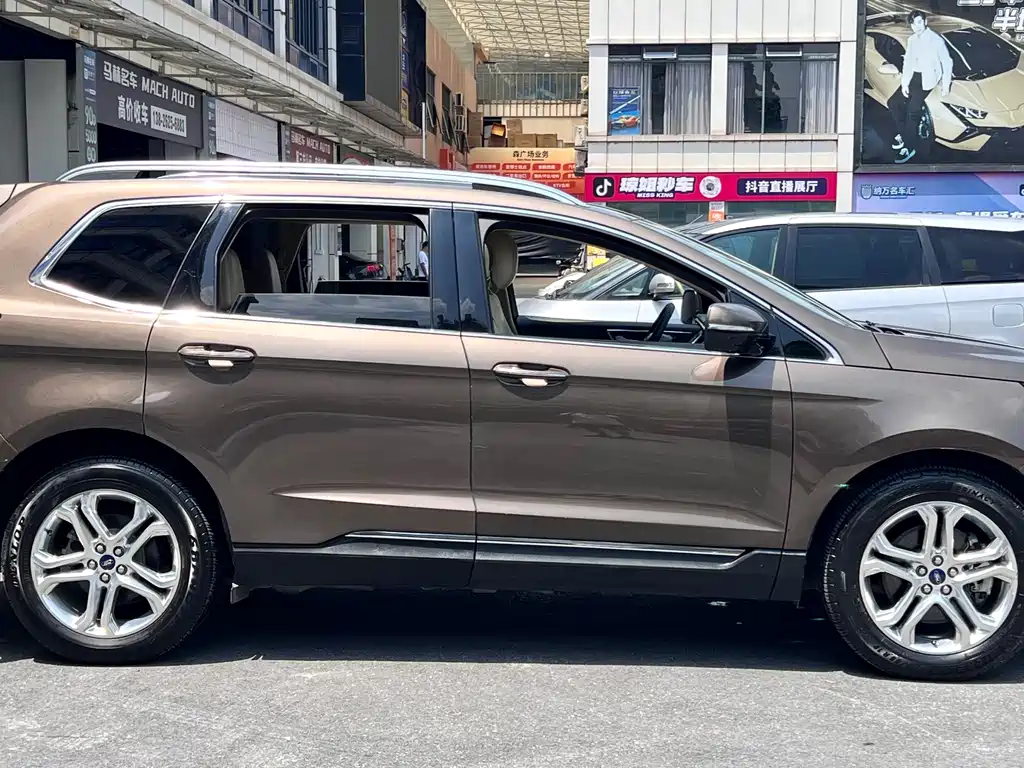 Ford Edge — миниатюра 4