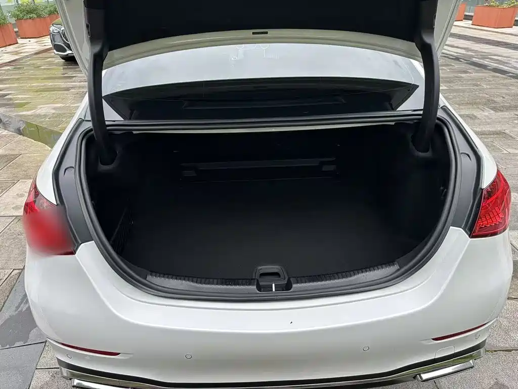 Mercedes-Benz C-Class — миниатюра 10