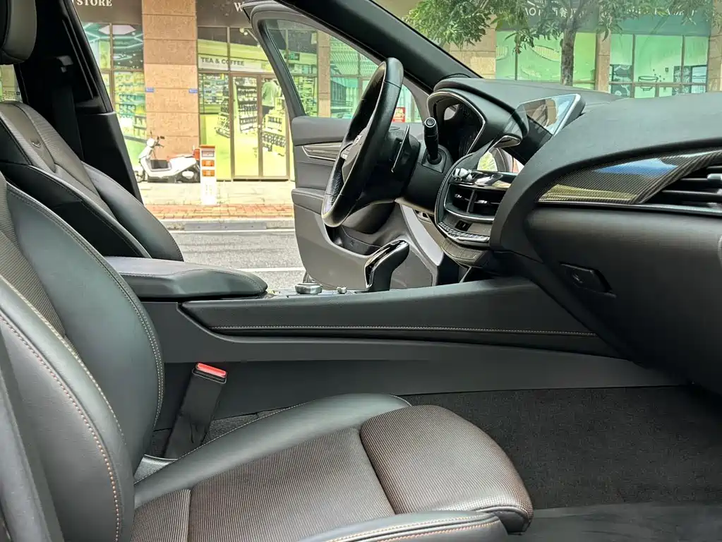 Cadillac CT5 — миниатюра 12