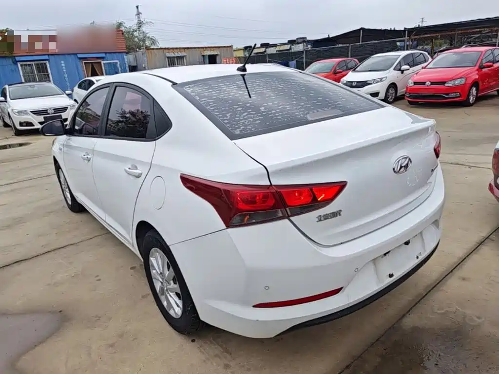 Hyundai Verna — миниатюра 5