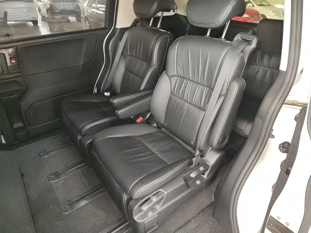 Honda Elysion — миниатюра 17